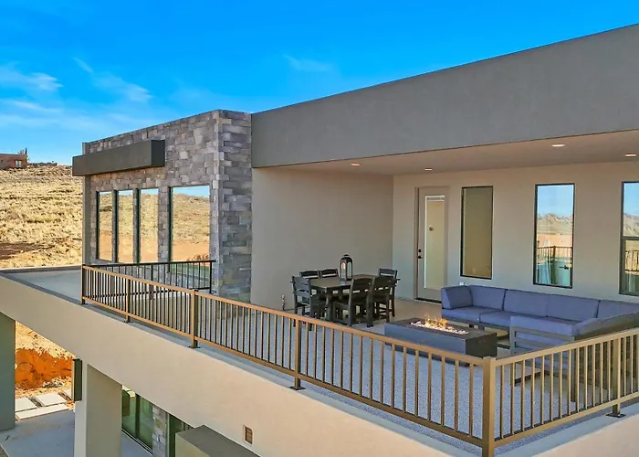Dom wakacyjny The Lookout- Luxe Hot Tub Firepit 50-mile Views